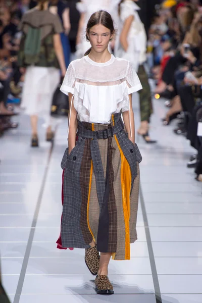 Look 17